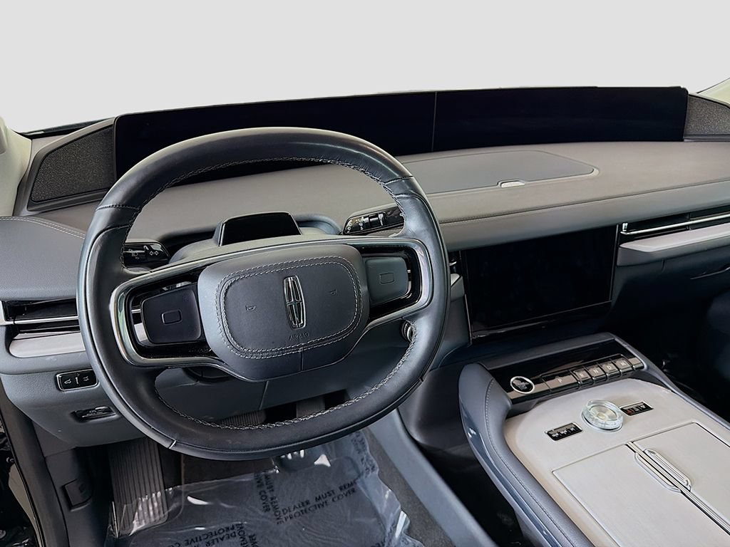 Used 2025 Lincoln Navigator Reserve AWD/4WD image 24