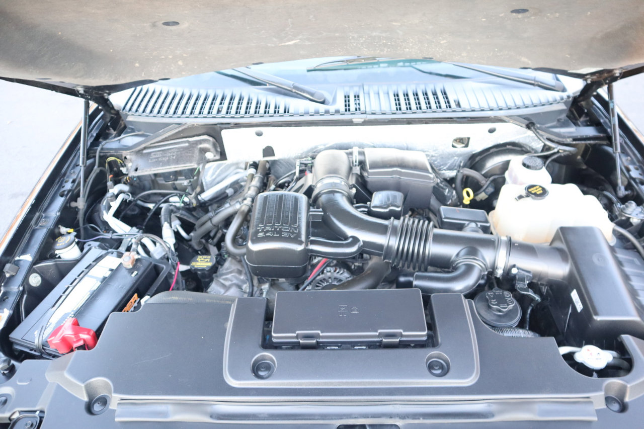 Used 2012 Ford Expedition Limited image 21