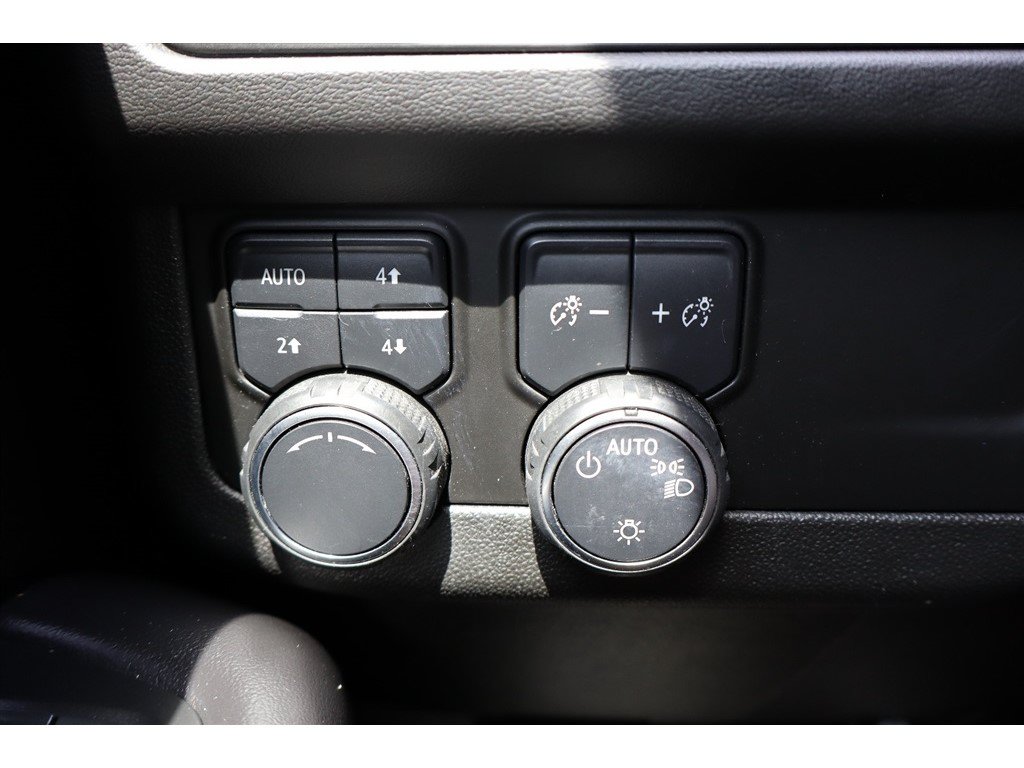Used 2021 Chevrolet Tahoe Premier AWD/4WD image 35