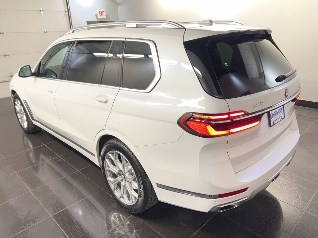 Used 2023 BMW X7 xDrive40i w/ Premium Package image 4