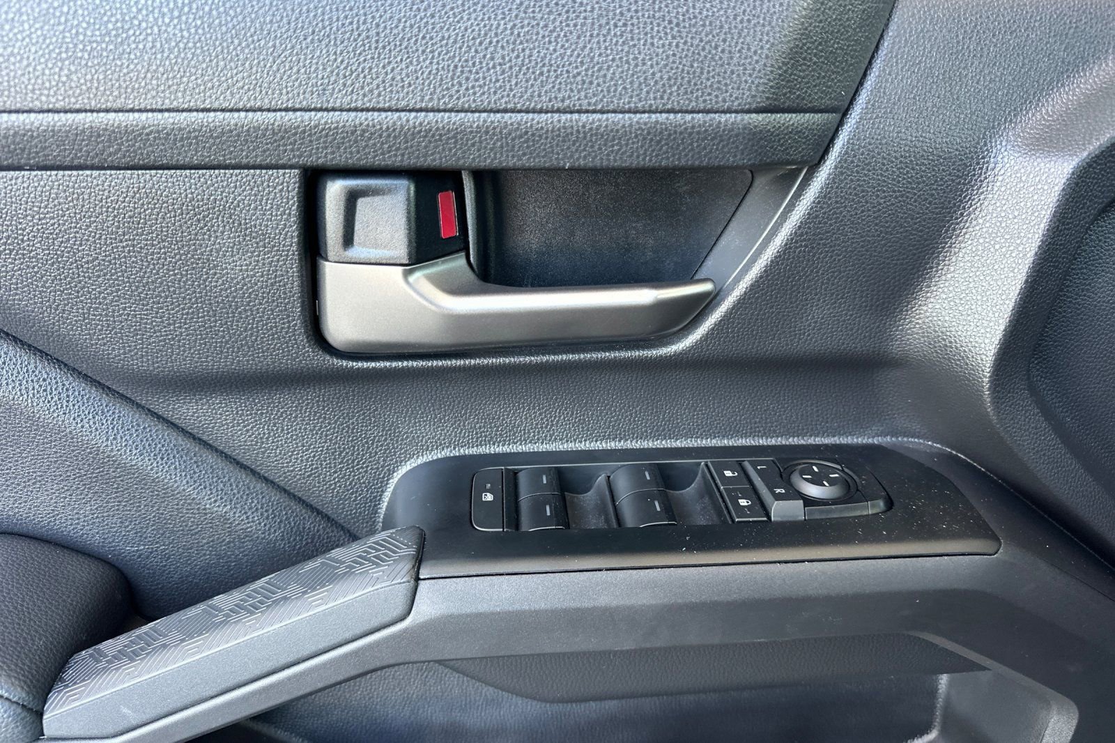 Used 2025 Toyota Tacoma TRD Off-Road AWD/4WD image 11