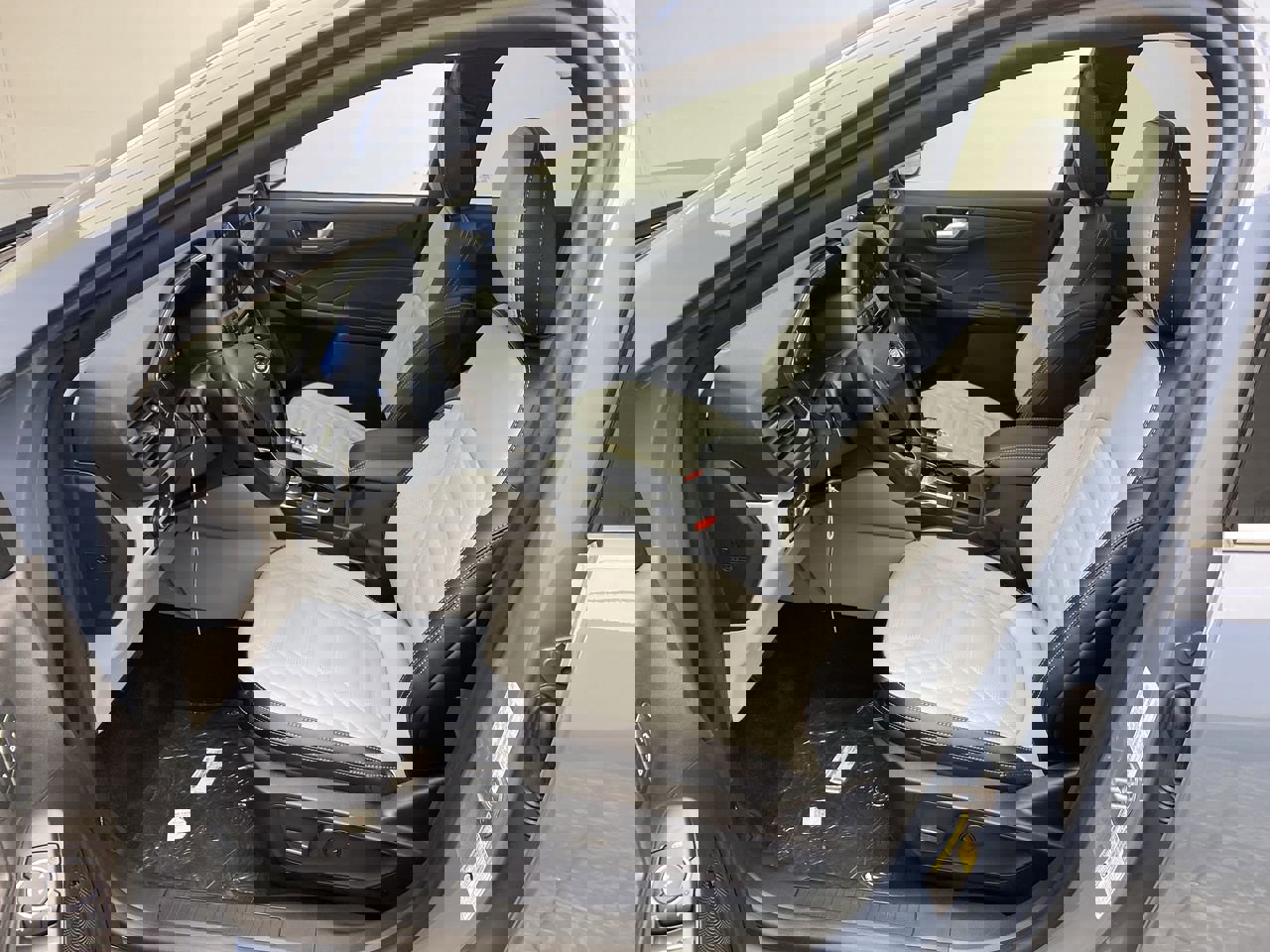 New 2024 Ford Escape SE w/ PHEV Premium Package image 2