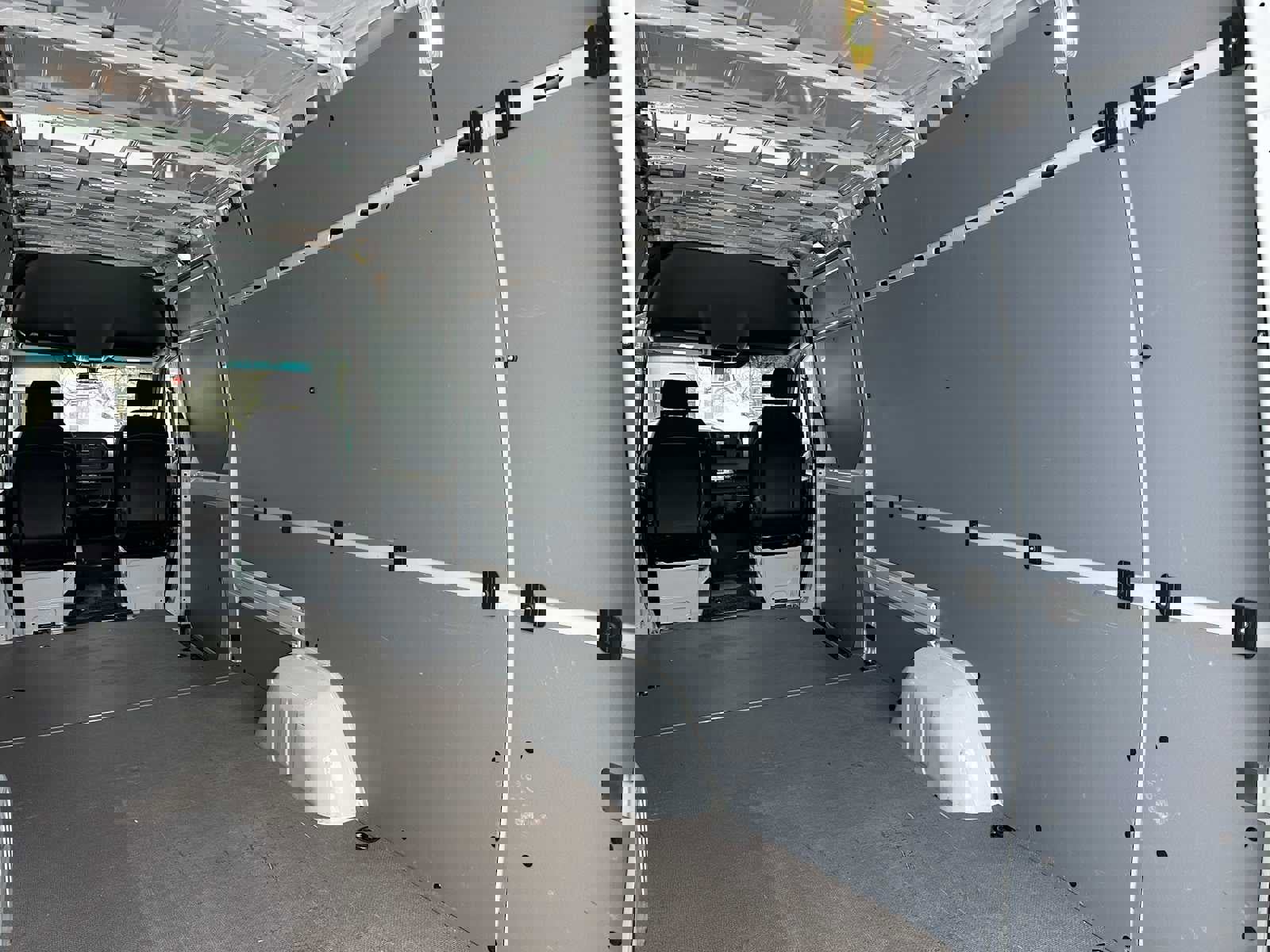 Used 2023 Mercedes-Benz Sprinter 2500 image 21