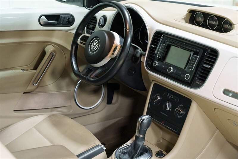 Used 2013 Volkswagen Beetle TDI FWD image 21