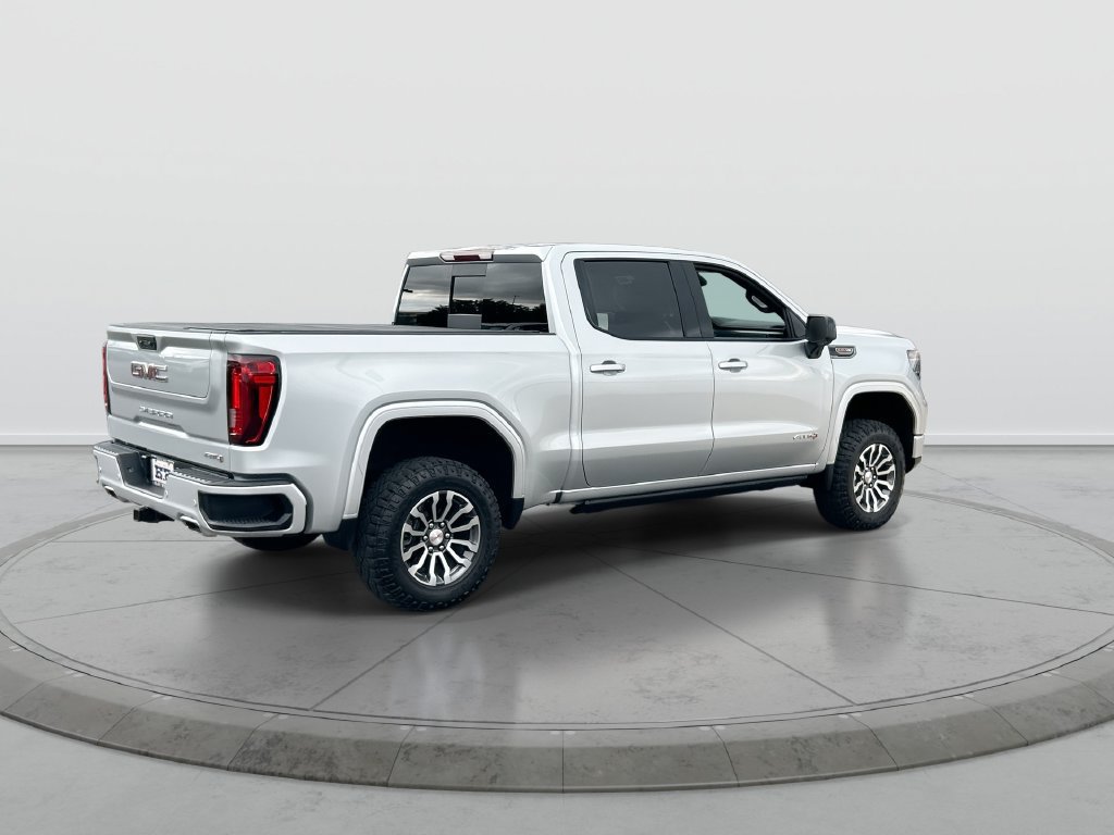 Used 2022 GMC Sierra 1500 AT4 w/ AT4 Premium Package AWD/4WD image 8
