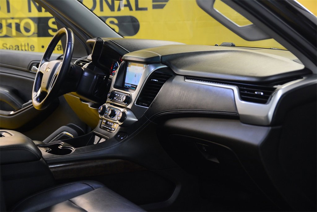 Used 2018 Chevrolet Suburban LT image 35