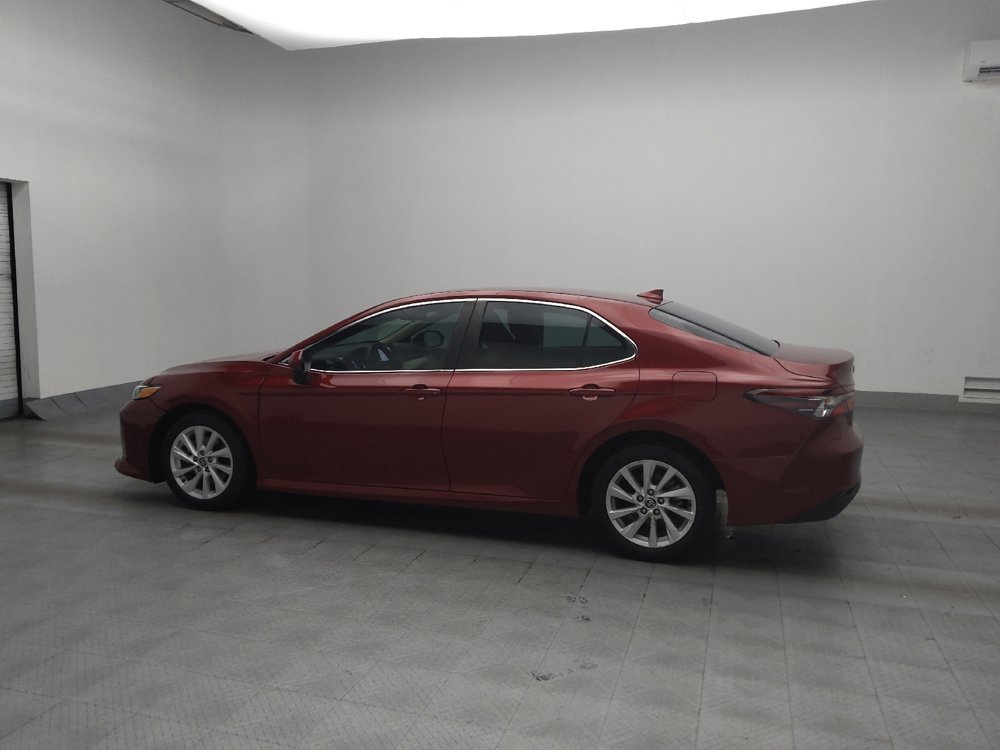 Used 2021 Toyota Camry LE image 3