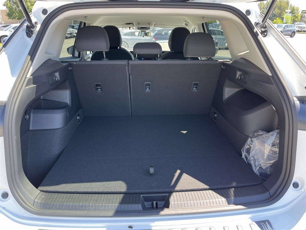 Used 2025 Volkswagen Tiguan S FWD image 13