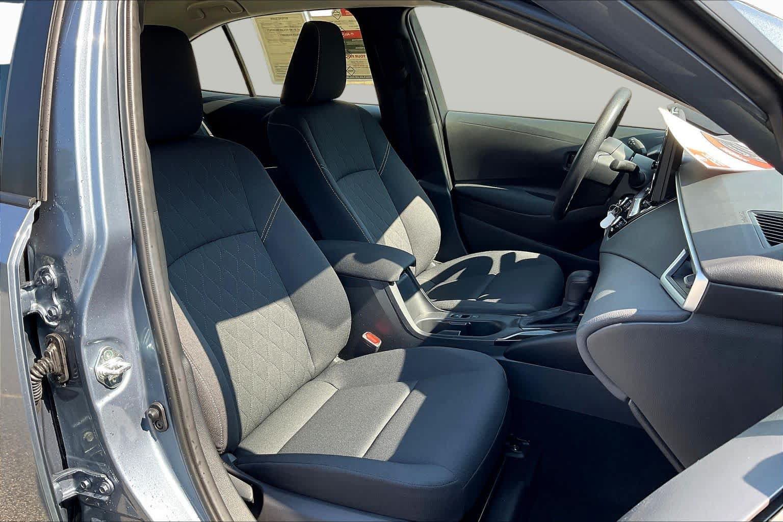 Used 2026 Toyota Corolla LE FWD image 9