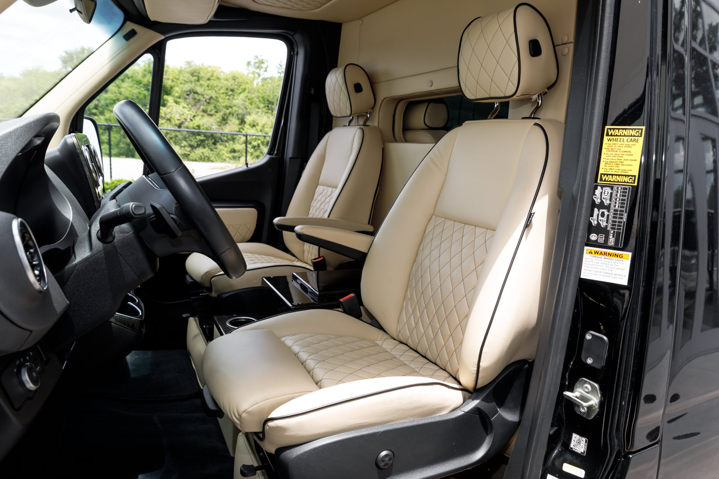 Used 2023 Mercedes-Benz Sprinter 3500 w/ Parking Package image 5