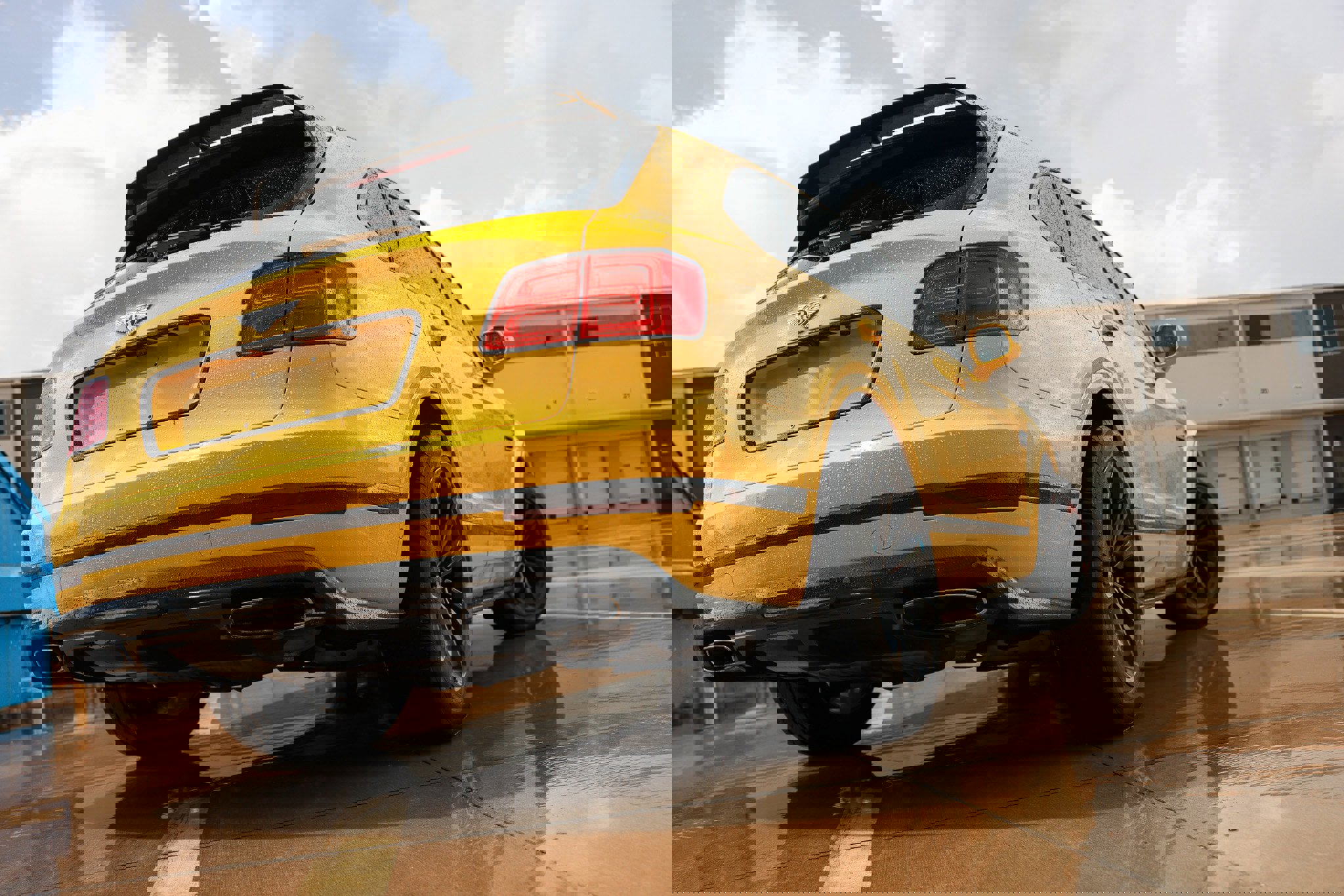 Used 2017 Bentley Bentayga image 72