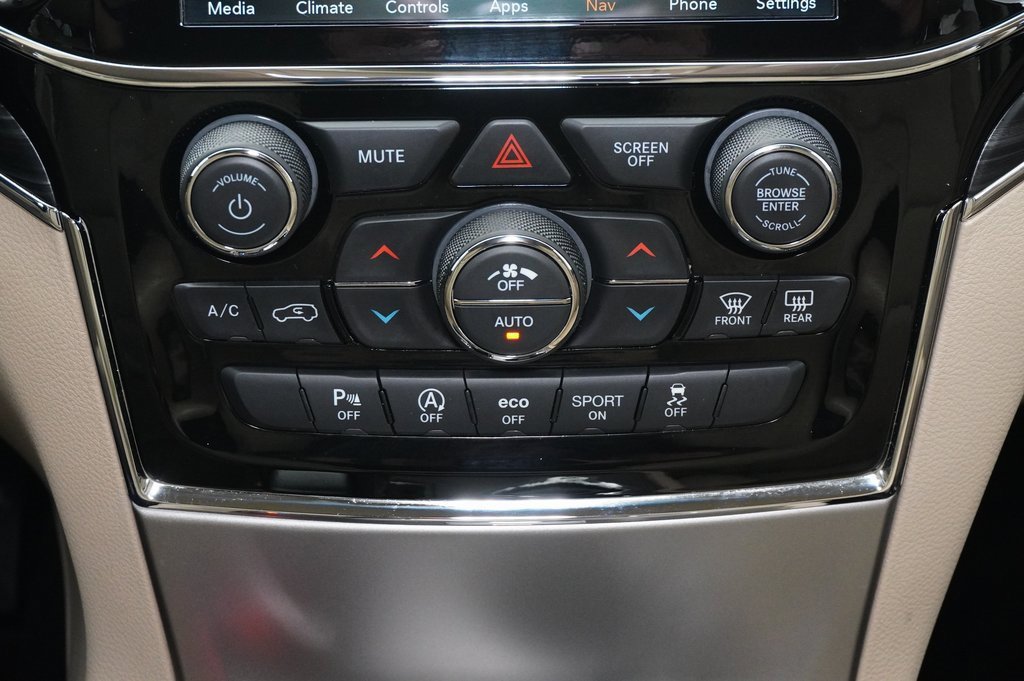 Used 2021 Jeep Grand Cherokee Limited image 14