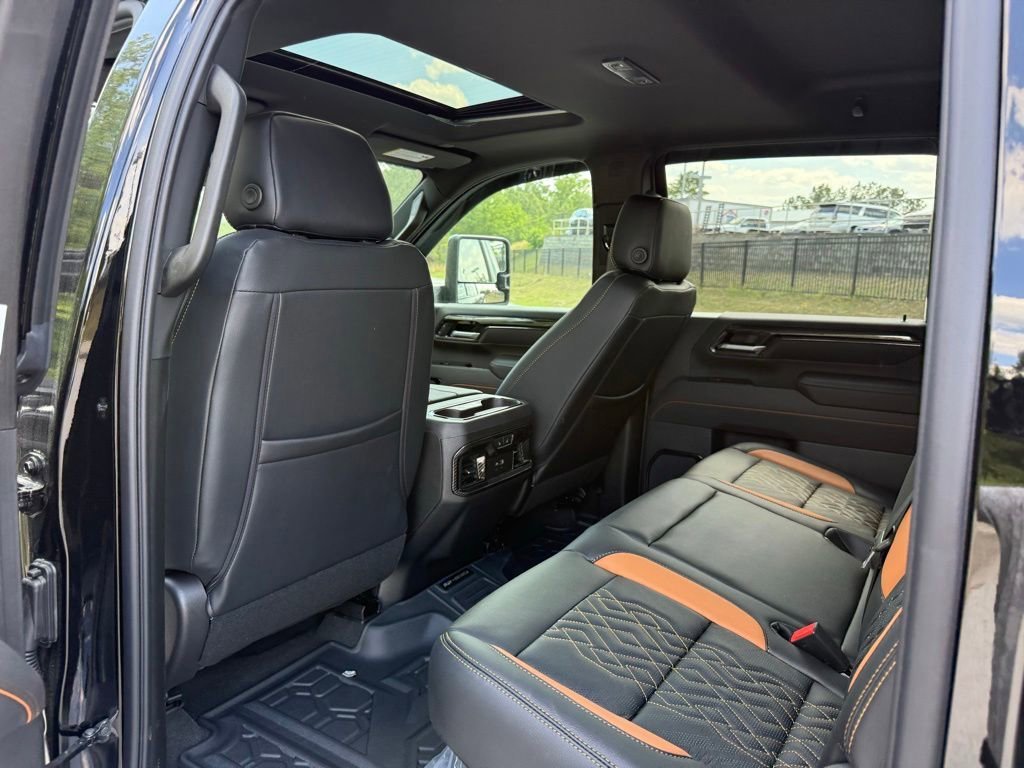 New 2026 GMC Sierra 2500 AT4 w/ Technology Package AWD/4WD image 23