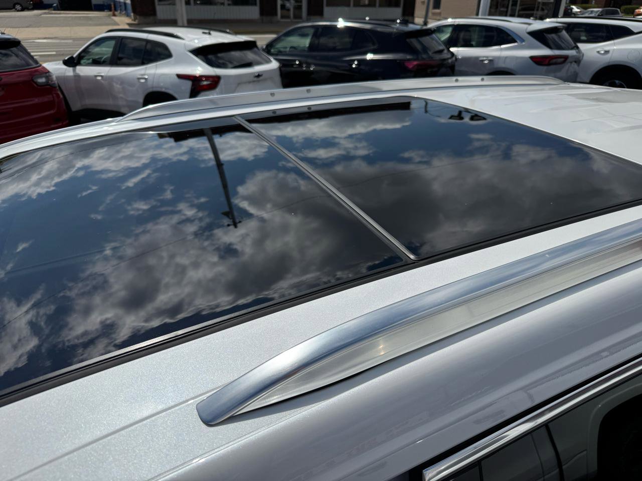 Used 2025 Cadillac XT6 Premium Luxury image 18