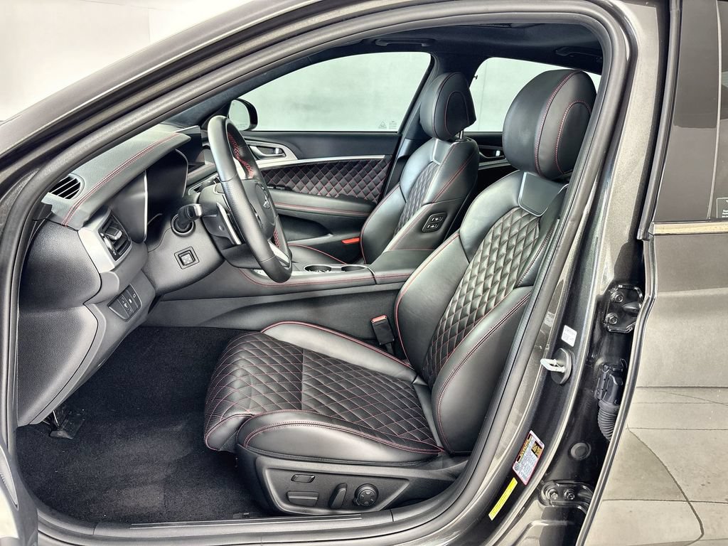 Used 2022 Genesis G70 2.0T RWD image 13