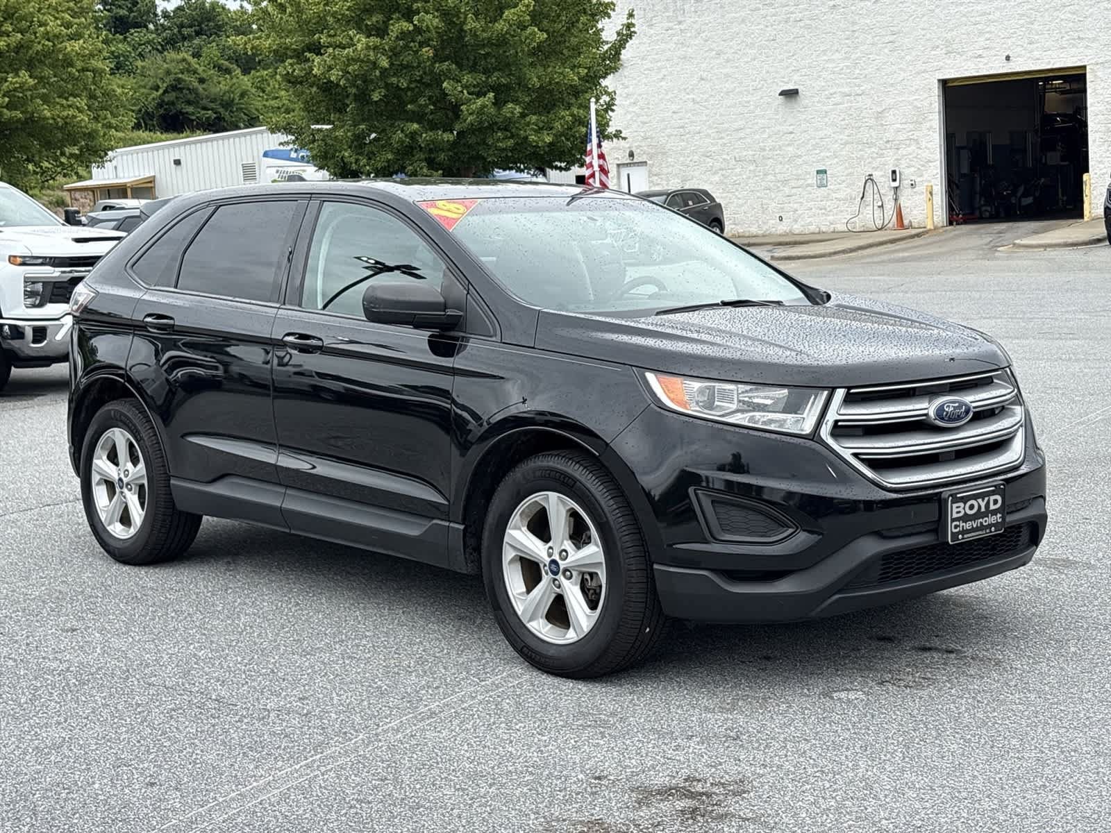 Used 2018 Ford Edge SE FWD image 4