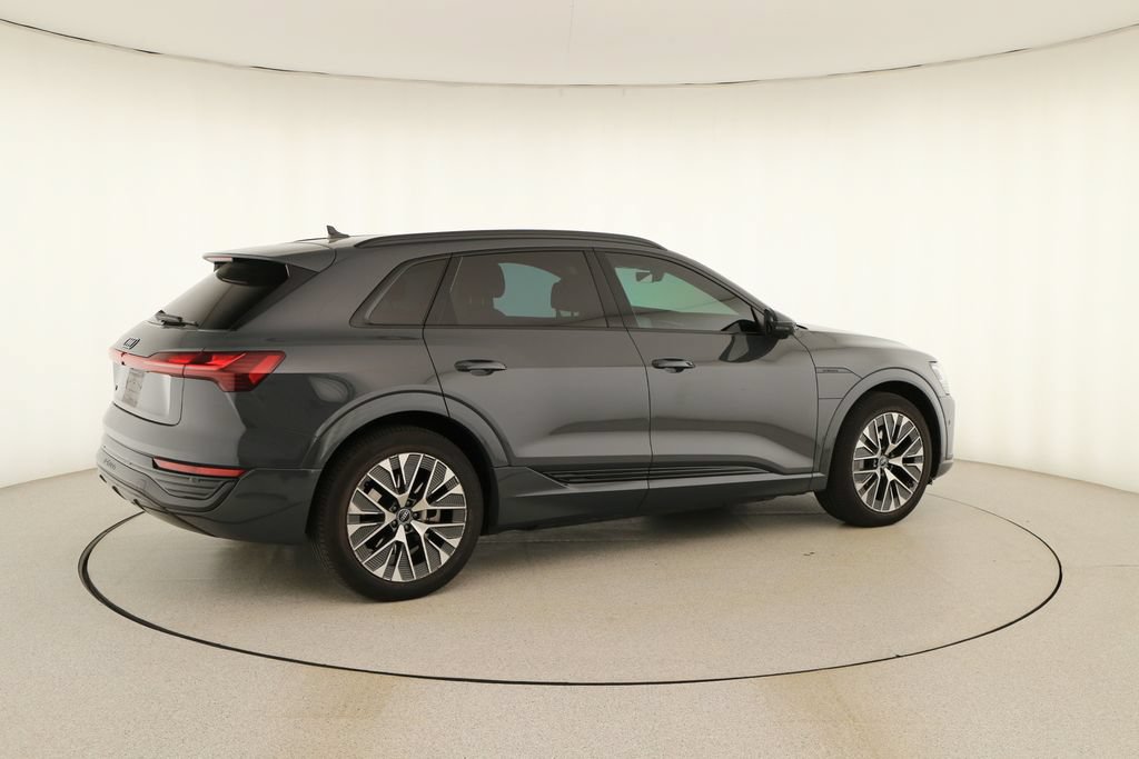 Certified 2024 Audi Q8 e-tron Premium Plus AWD/4WD image 7