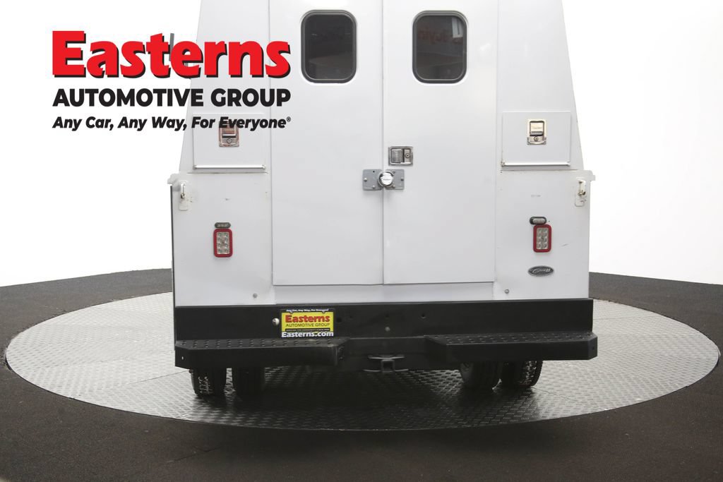 Used 2017 Ford F550 2WD Regular Cab Super Duty image 38