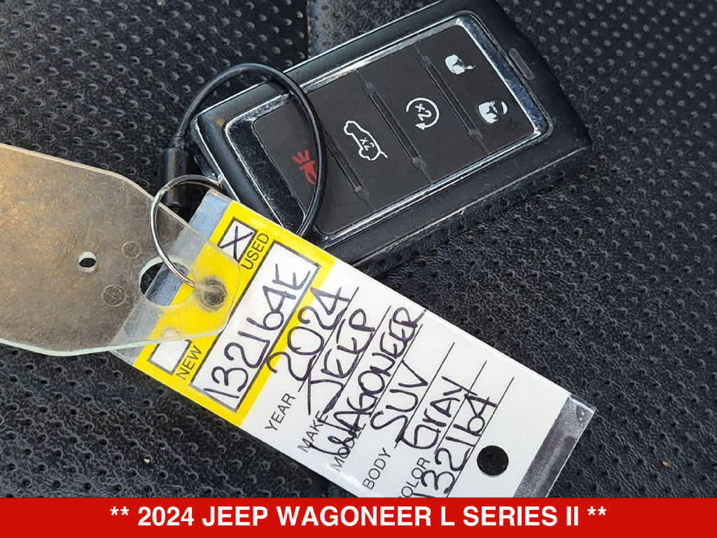 Used 2024 Jeep Wagoneer L Series II AWD/4WD image 35