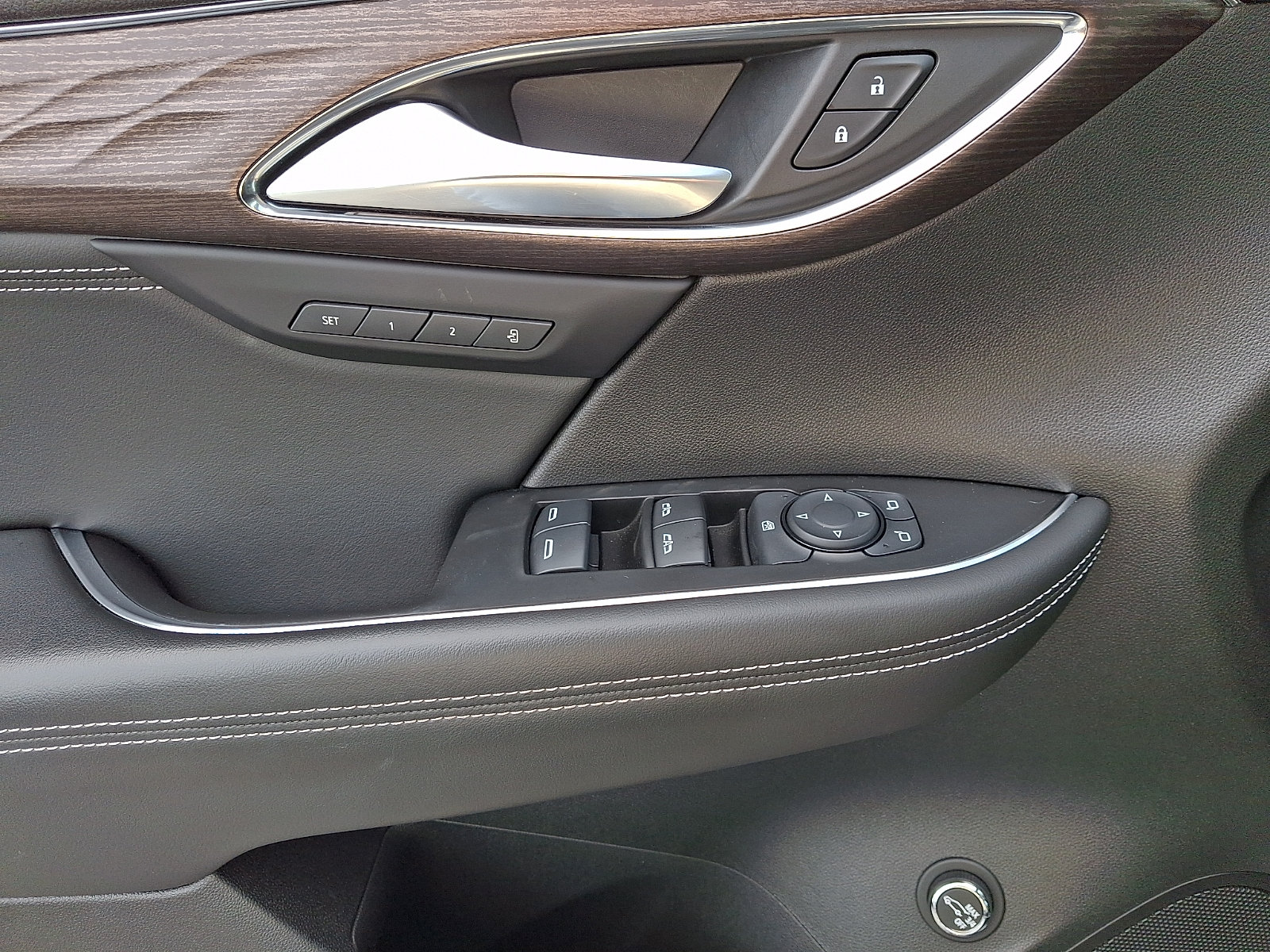 Certified 2023 Buick Envision Avenir AWD/4WD image 13