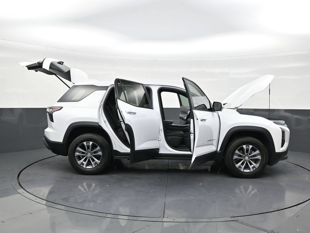 Used 2025 Chevrolet Equinox LT w/ Safety and Technology Package FWD image 28