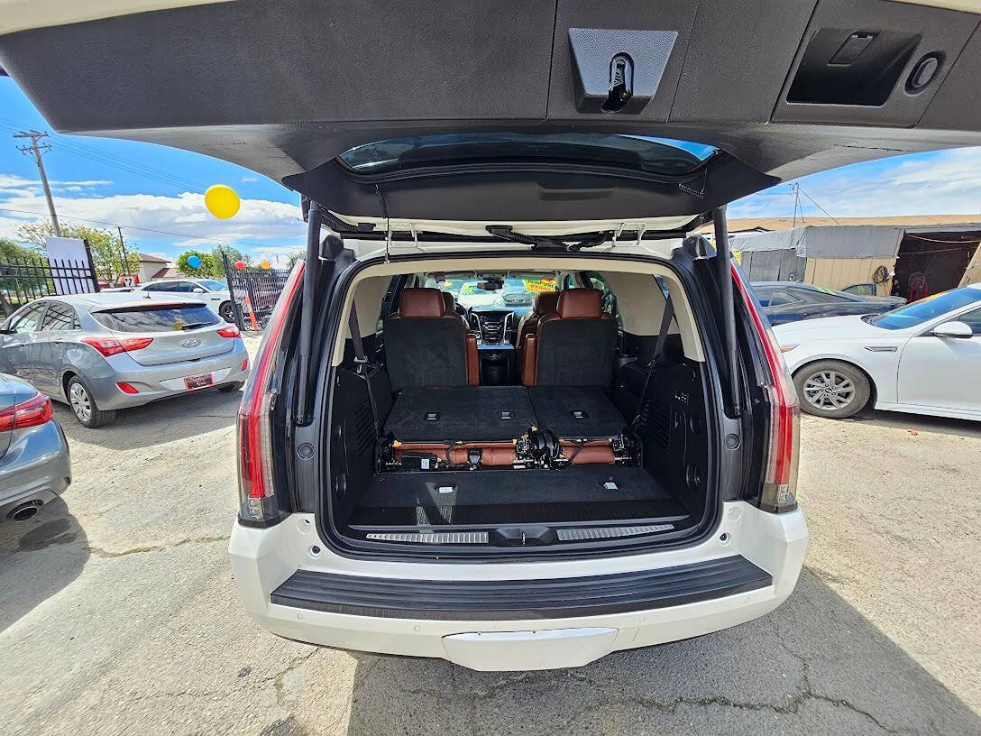 Used 2015 Cadillac Escalade Luxury image 43