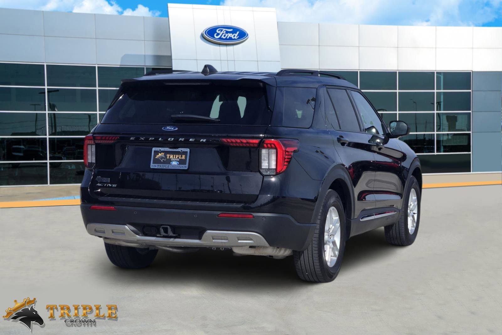 Certified 2025 Ford Explorer Active w/ Active Comfort Package image 5