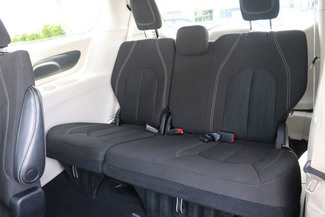 Used 2023 Chrysler Voyager LX FWD image 13