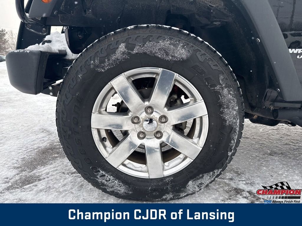 Used 2016 Jeep Wrangler Unlimited Rubicon w/ Connectivity Group image 10