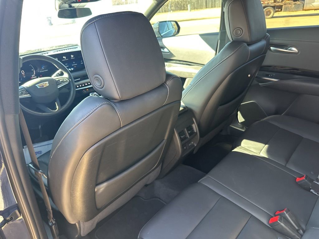 Certified 2024 Cadillac XT4 Luxury w/ Cold Weather Package image 31