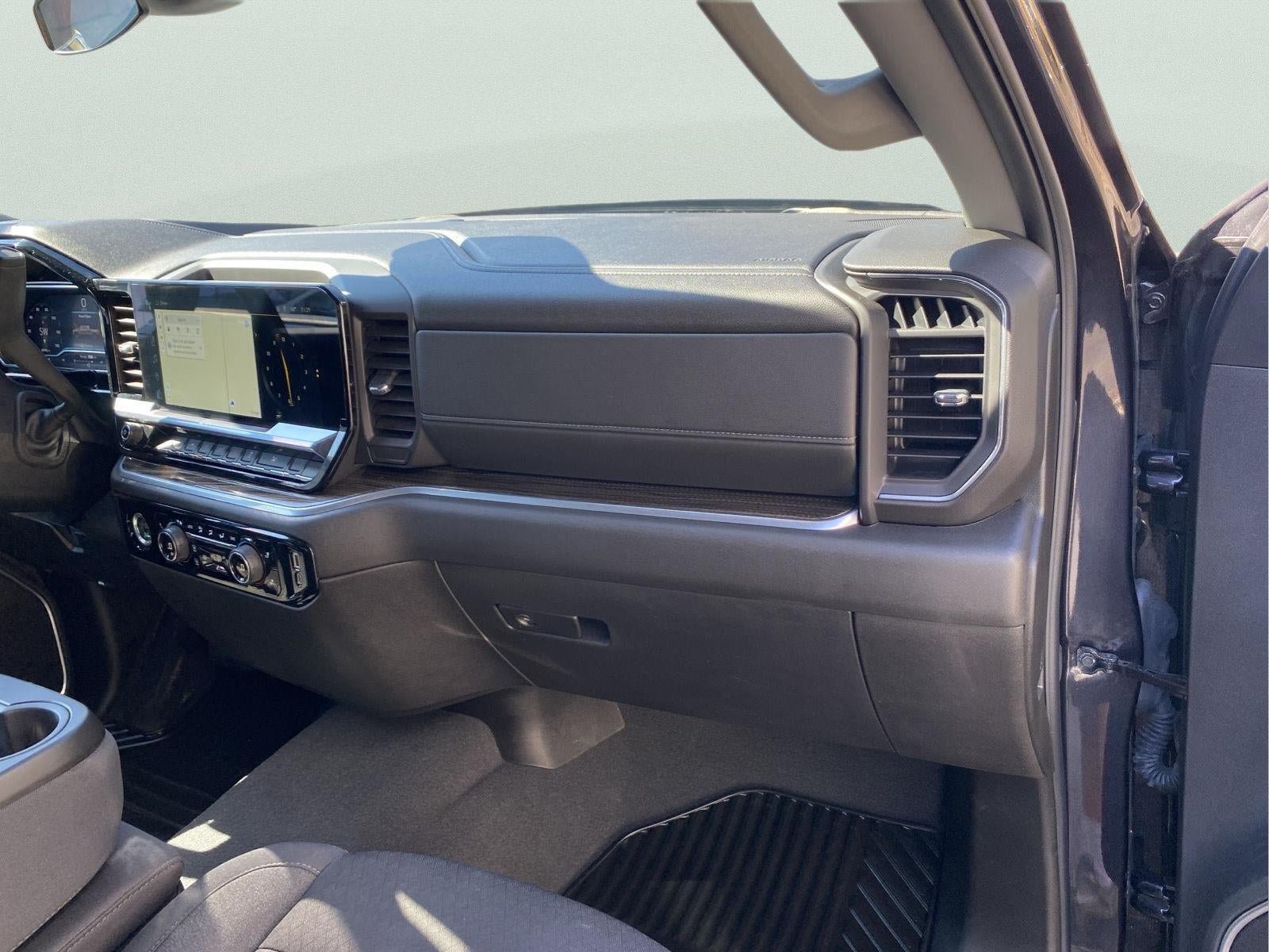 Used 2024 Chevrolet Silverado 1500 LT AWD/4WD image 31