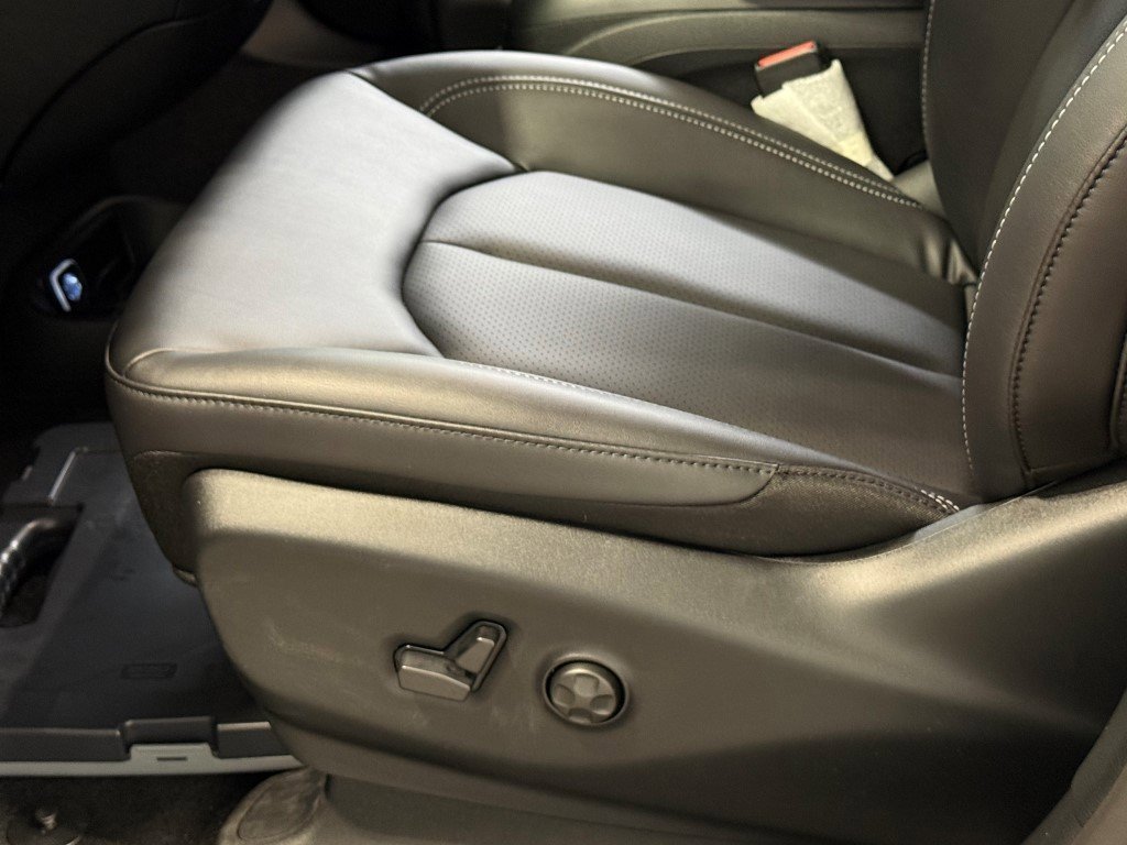 New 2026 Chrysler Voyager LX image 17