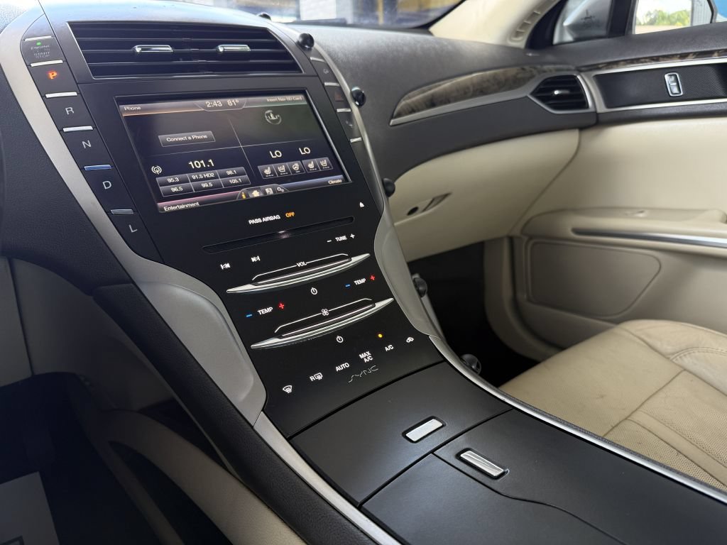Used 2015 Lincoln MKZ Hybrid w/ Equipment Group 202A Reserve FWD image 17