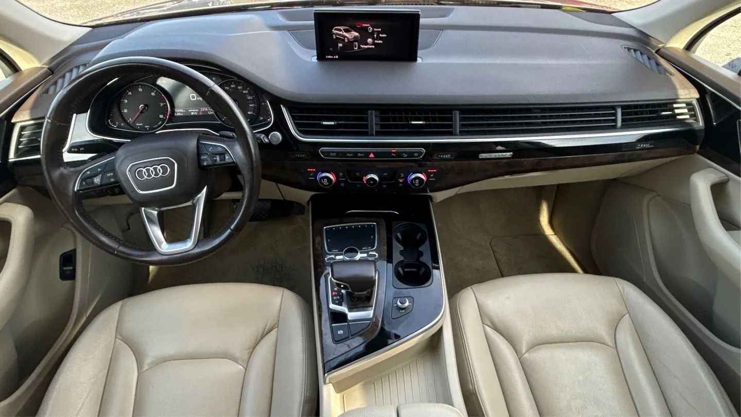 Used 2019 Audi Q7 3.0T Premium w/ Cold Weather Package AWD/4WD image 17