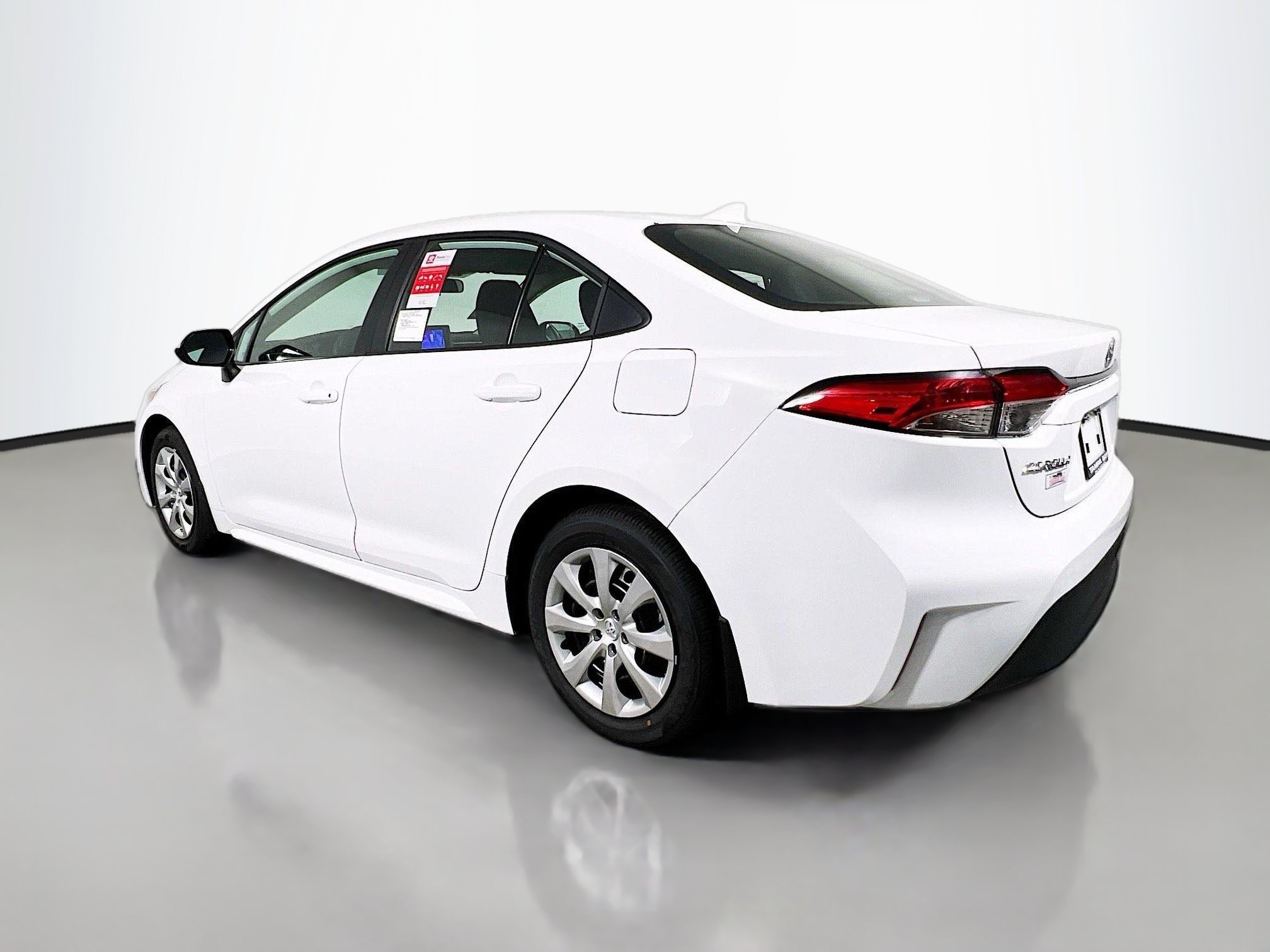 Used 2025 Toyota Corolla LE FWD image 8
