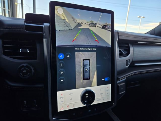 Used 2024 Ford Expedition Max Platinum image 30