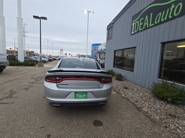 Used 2020 Dodge Charger SXT w/ Blacktop Package image 7