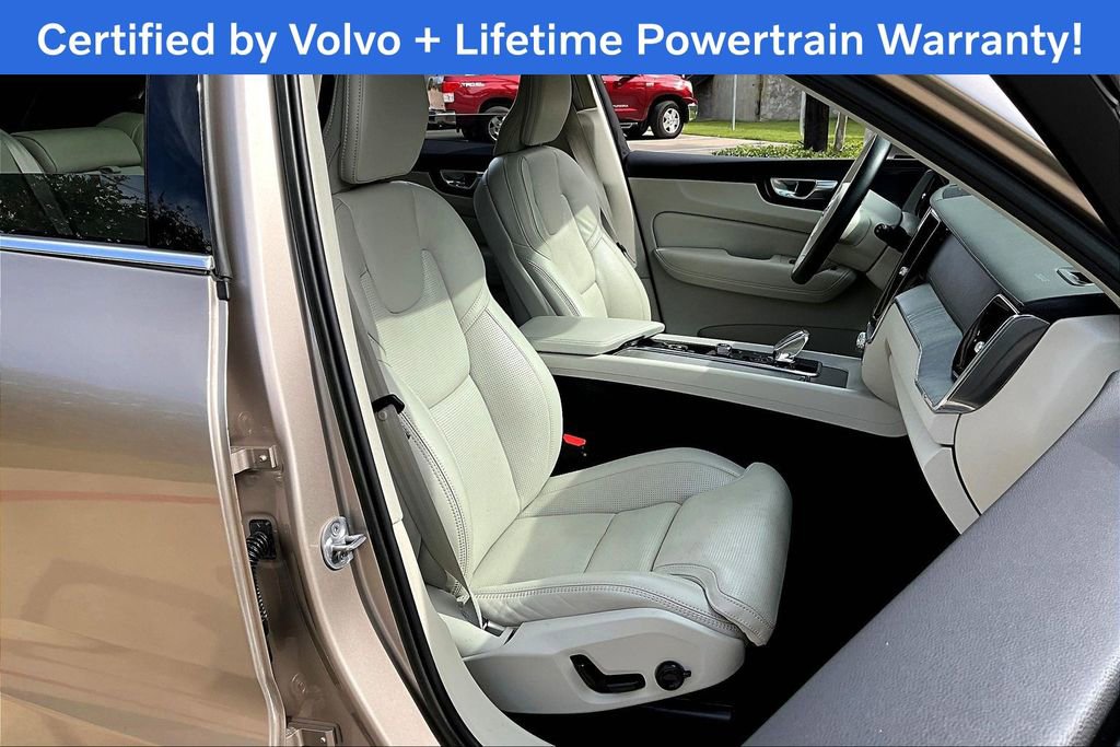Used 2023 Volvo XC60 B5 Ultimate w/ Protection Package Premier image 10