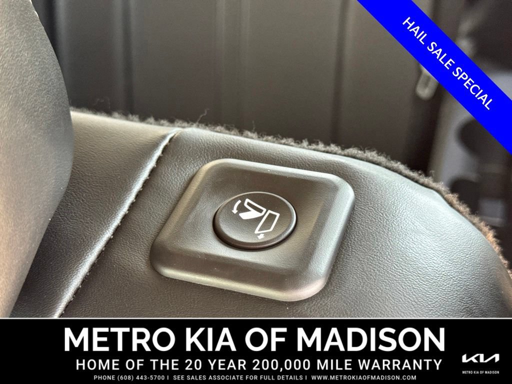 Used 2025 Kia Sorento S AWD/4WD image 34