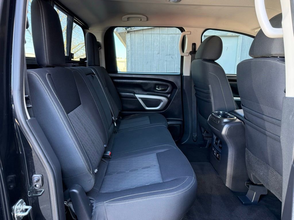Used 2019 Nissan Titan SV w/ SV Convenience Package image 16