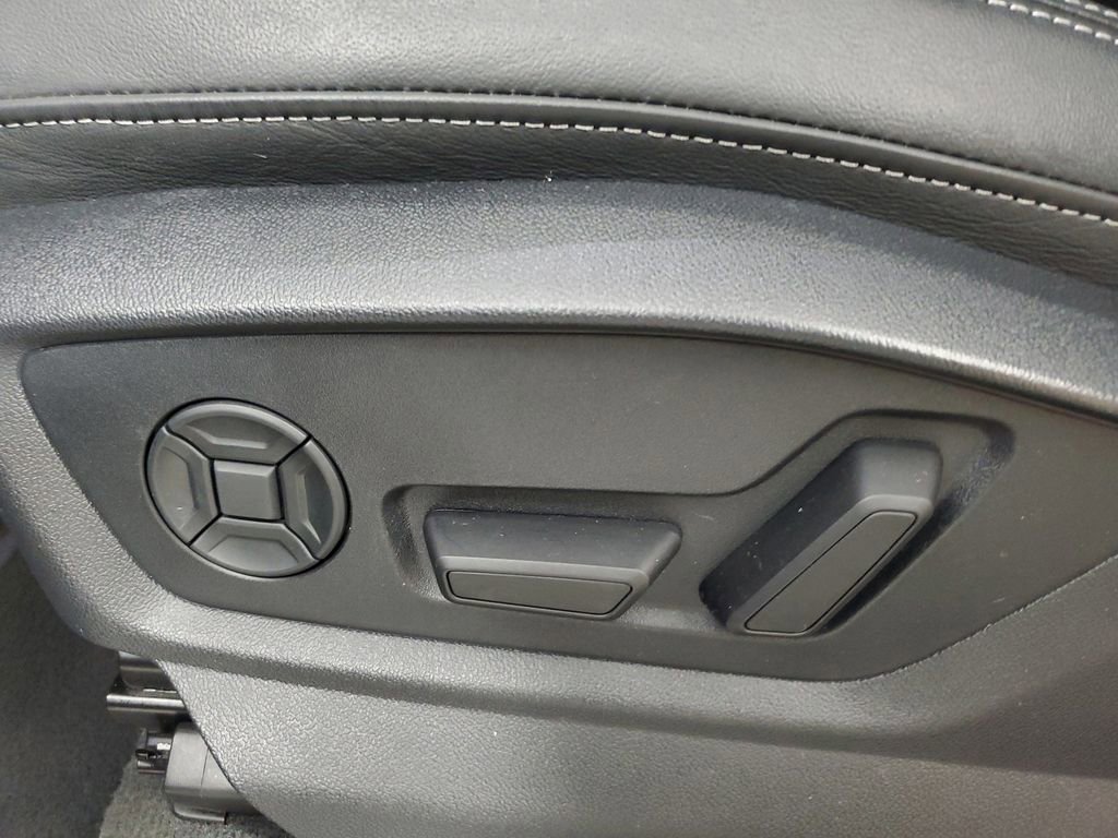 Used 2025 Audi Q7 2.0T Premium w/ Convenience Package AWD/4WD image 20