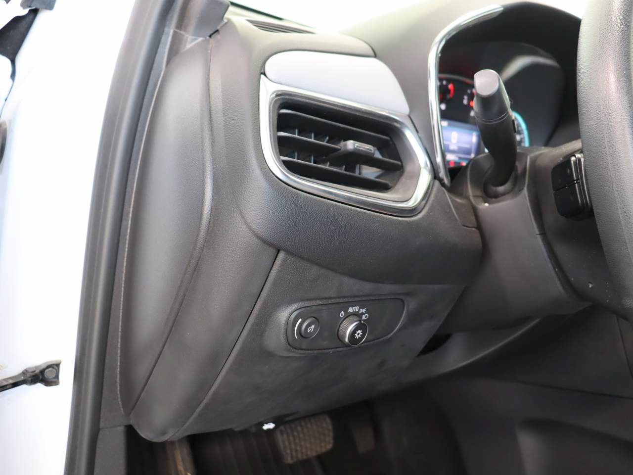 Used 2024 Chevrolet Equinox LS w/ LS Convenience Package FWD image 12