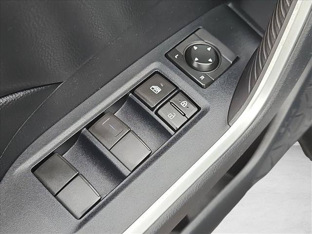 Used 2019 Toyota RAV4 XLE w/ Carpet Mat Package FWD image 11