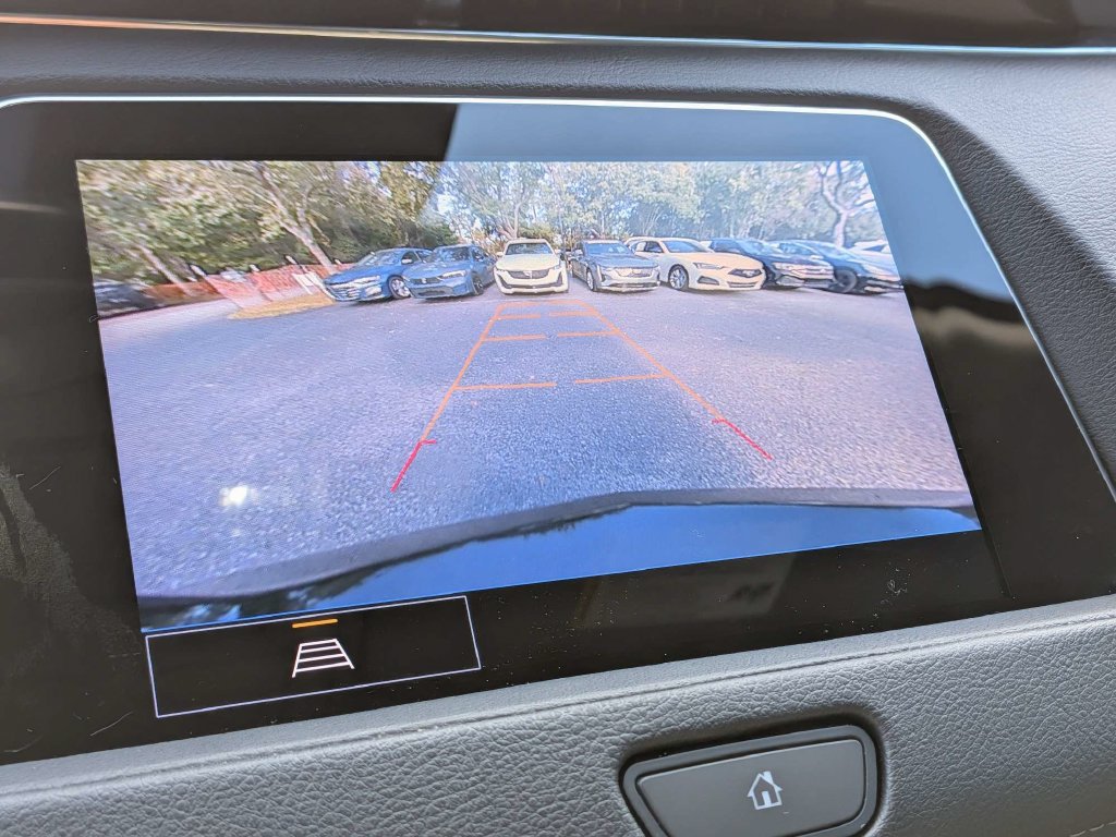 Used 2023 Cadillac XT4 Luxury w/ Cold Weather Package FWD image 24