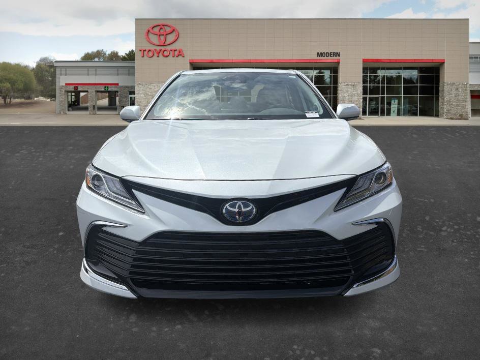 Used 2021 Toyota Camry XLE w/ Navigation Upgrade Package FWD image 2