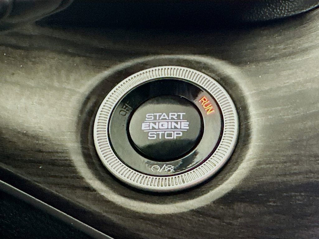 Used 2024 Jeep Grand Cherokee Limited image 28