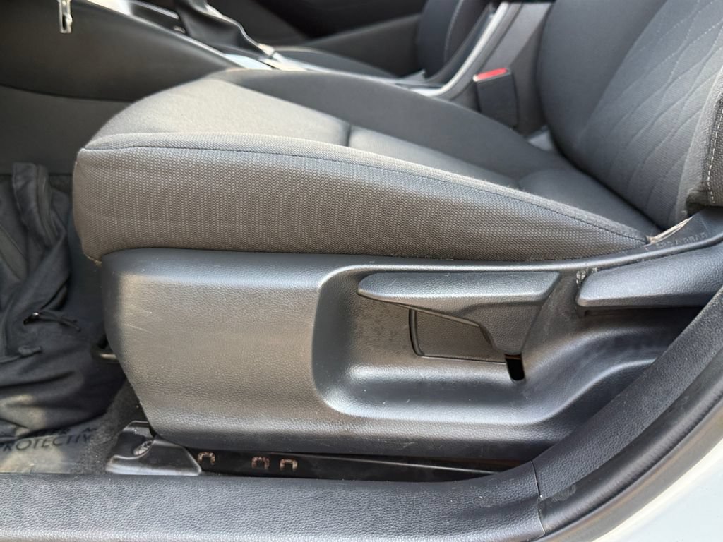 Used 2023 Toyota Corolla LE FWD image 31
