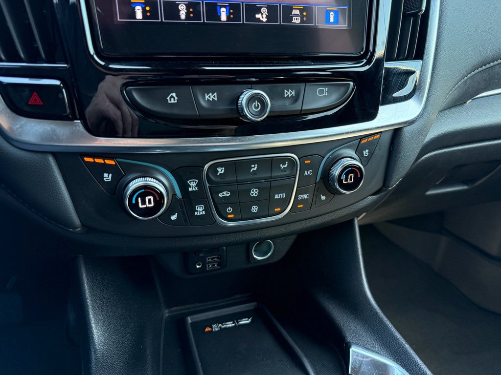 Used 2024 Chevrolet Traverse High Country AWD/4WD image 24