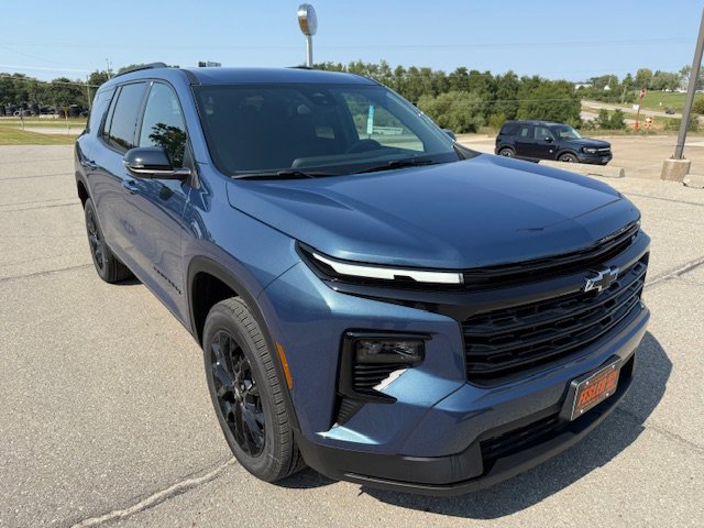 New 2026 Chevrolet Traverse LT w/ Midnight/Sport Edition image 3