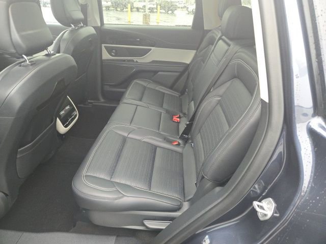 Certified 2024 Lincoln Nautilus Reserve w/ Equipment Group 202A image 31